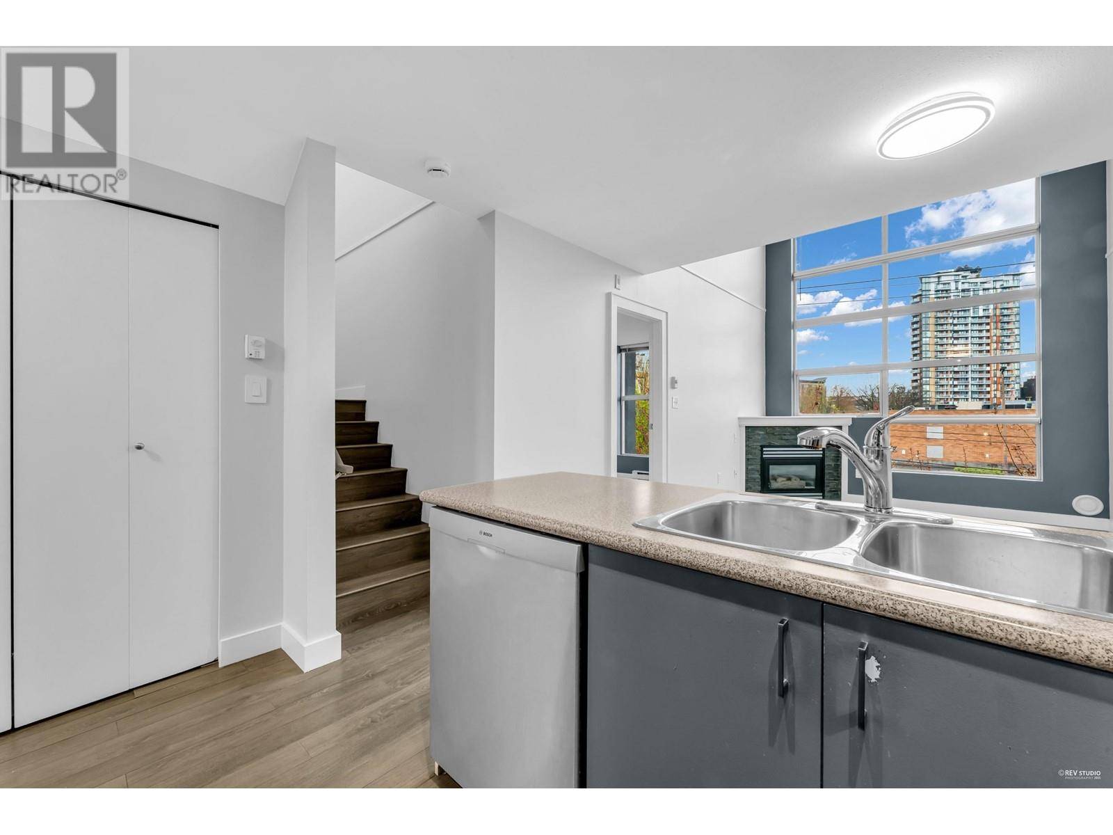 Vancouver, BC V5T1X2,418 East BROADWAY #319
