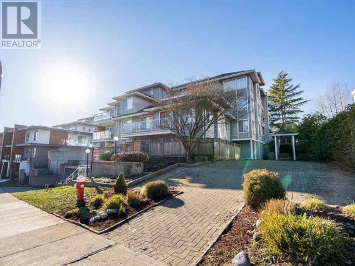 Maple Ridge, BC V2X6C4,11671 FRASER ST #403