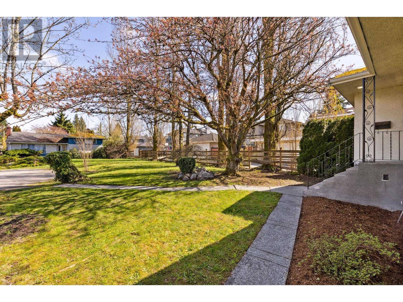 Burnaby, BC V5E3V2,6365 ASHWORTH PLACE