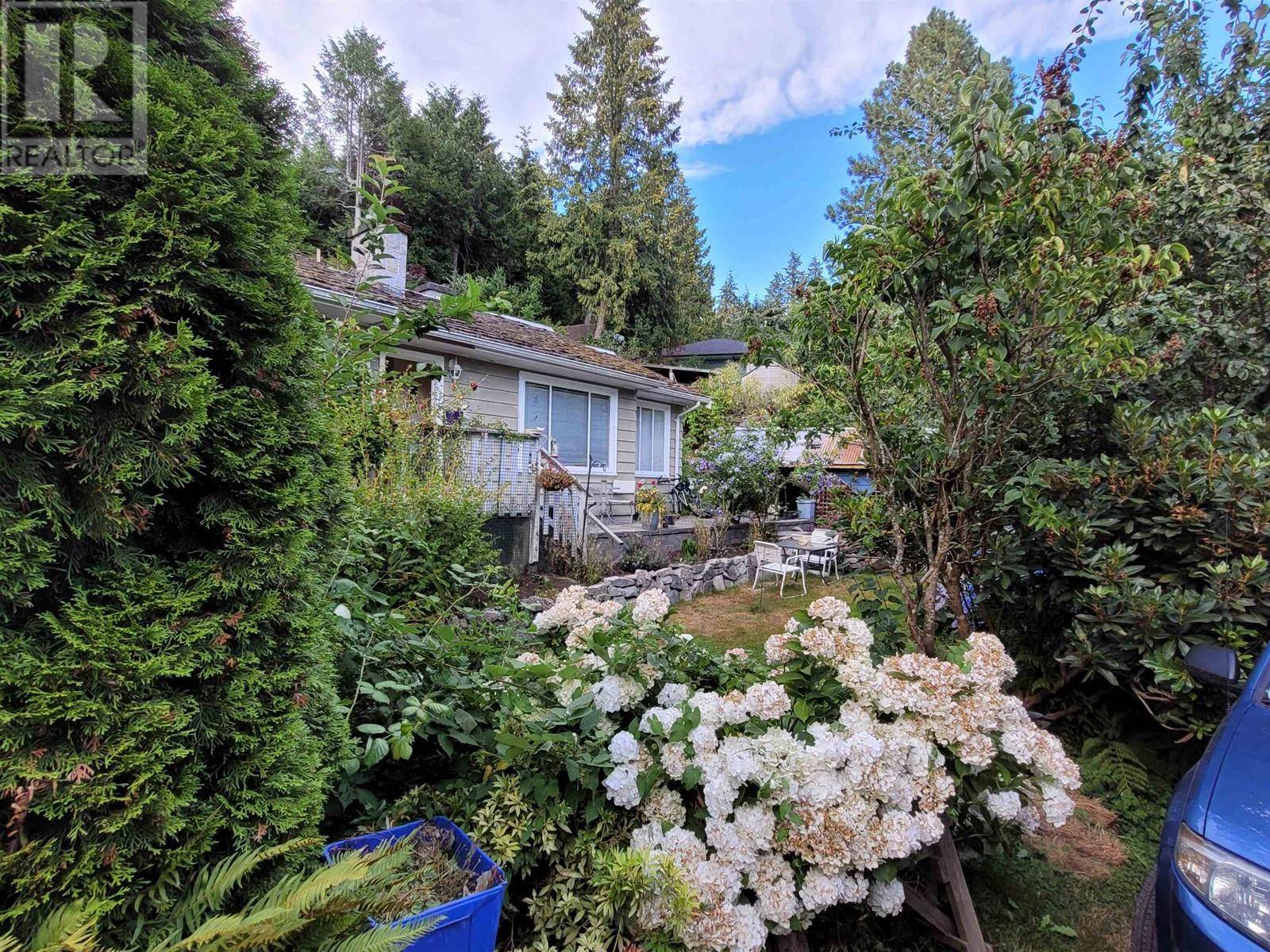 West Vancouver, BC V7W1N8,4405 MARINE DRIVE