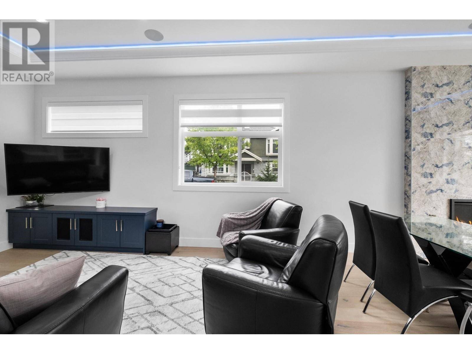 Vancouver, BC V5X2B7,497 E 61ST AVENUE