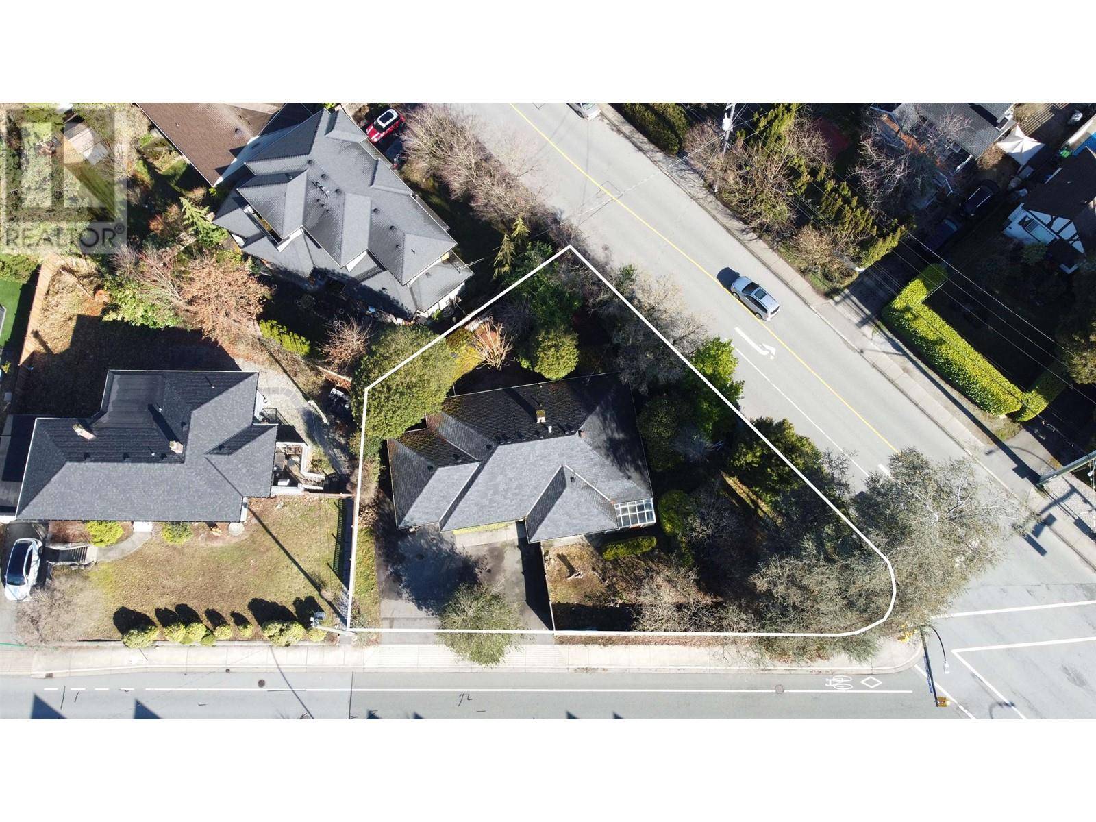 North Vancouver, BC V7R1J3,1116 RIDGEWOOD DRIVE
