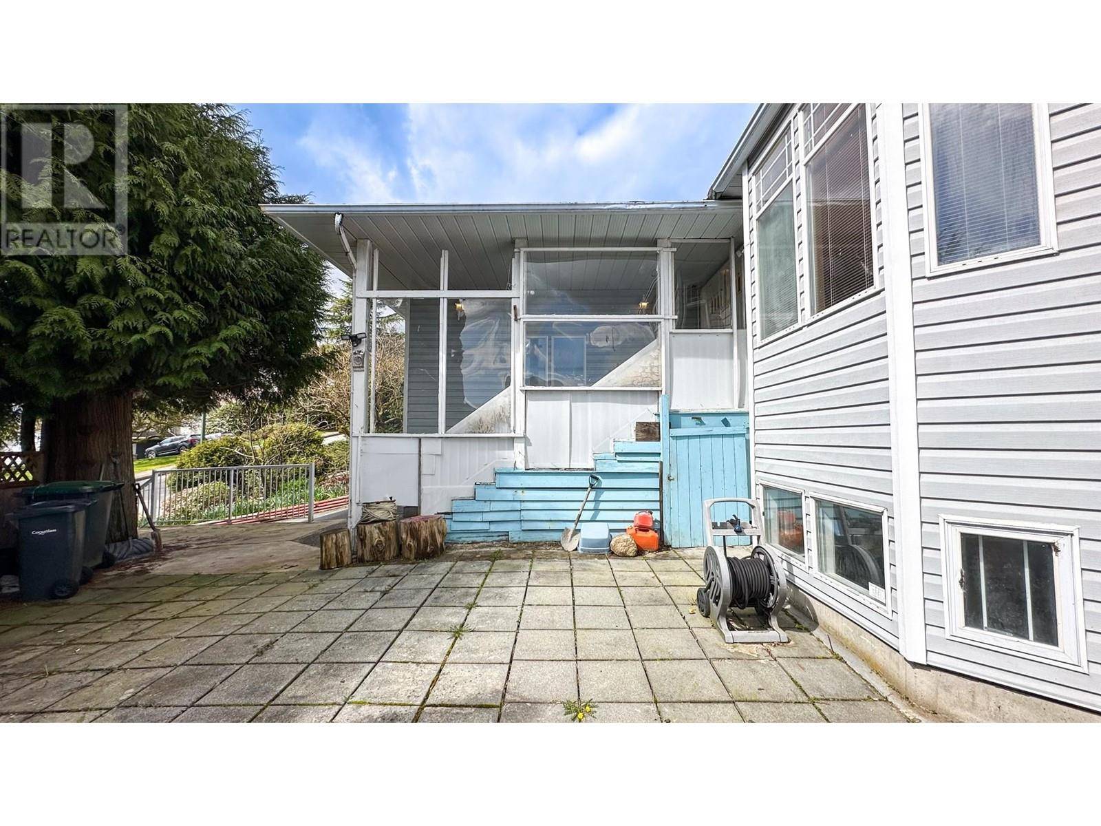 Coquitlam, BC V3B6K6,1319 DURANT DRIVE