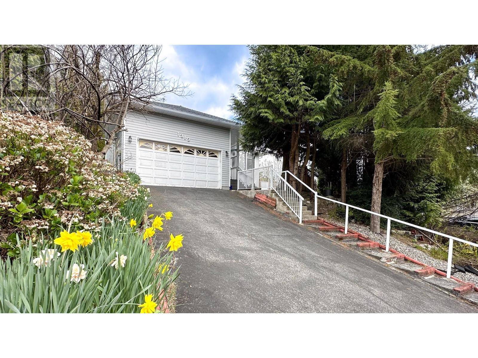 Coquitlam, BC V3B6K6,1319 DURANT DRIVE