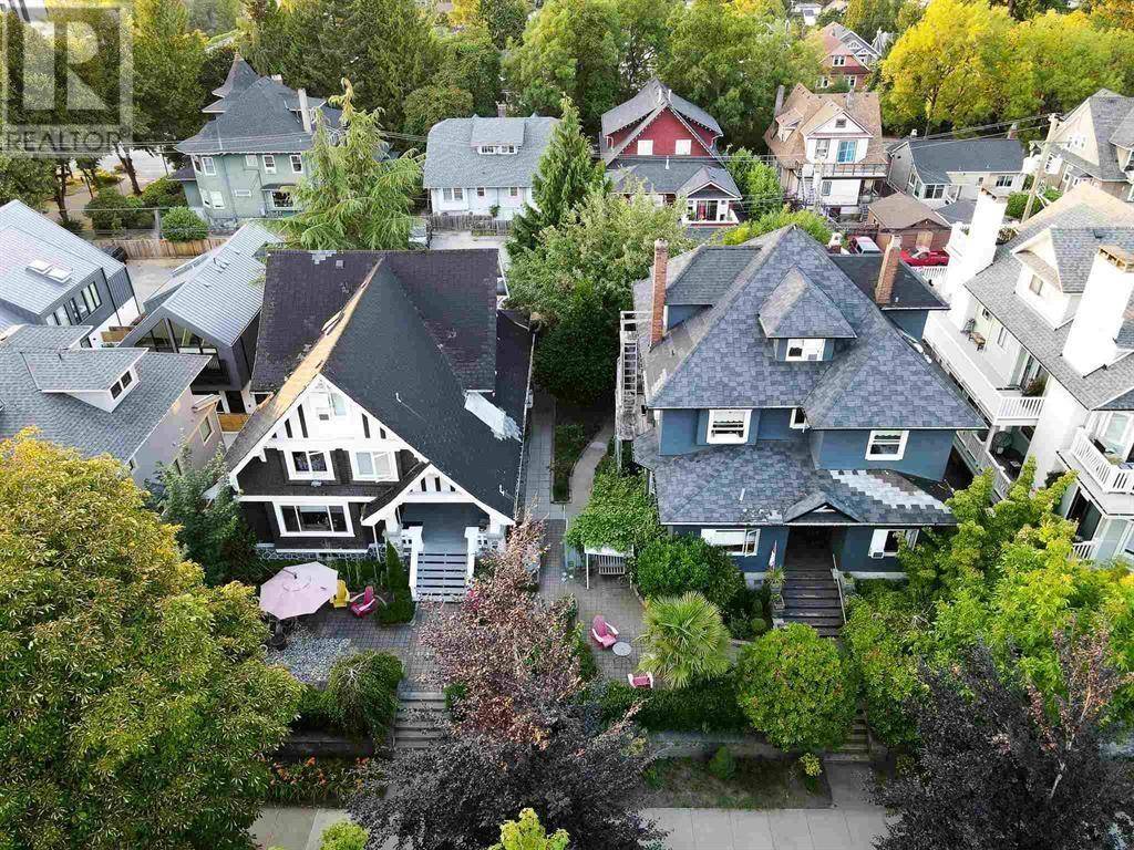 Vancouver, BC V5Y1W2,345 W 13TH AVENUE