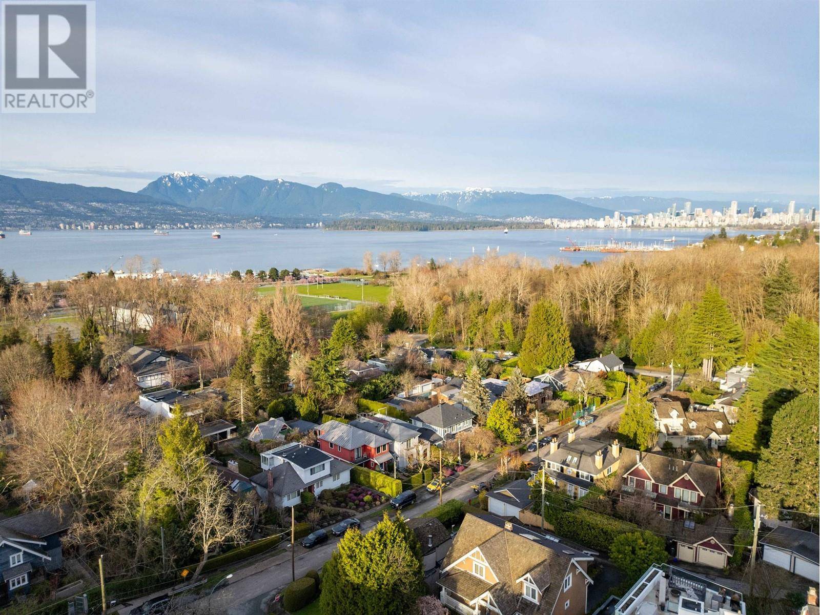 Vancouver, BC V6R1M6,4341 W 3RD AVENUE