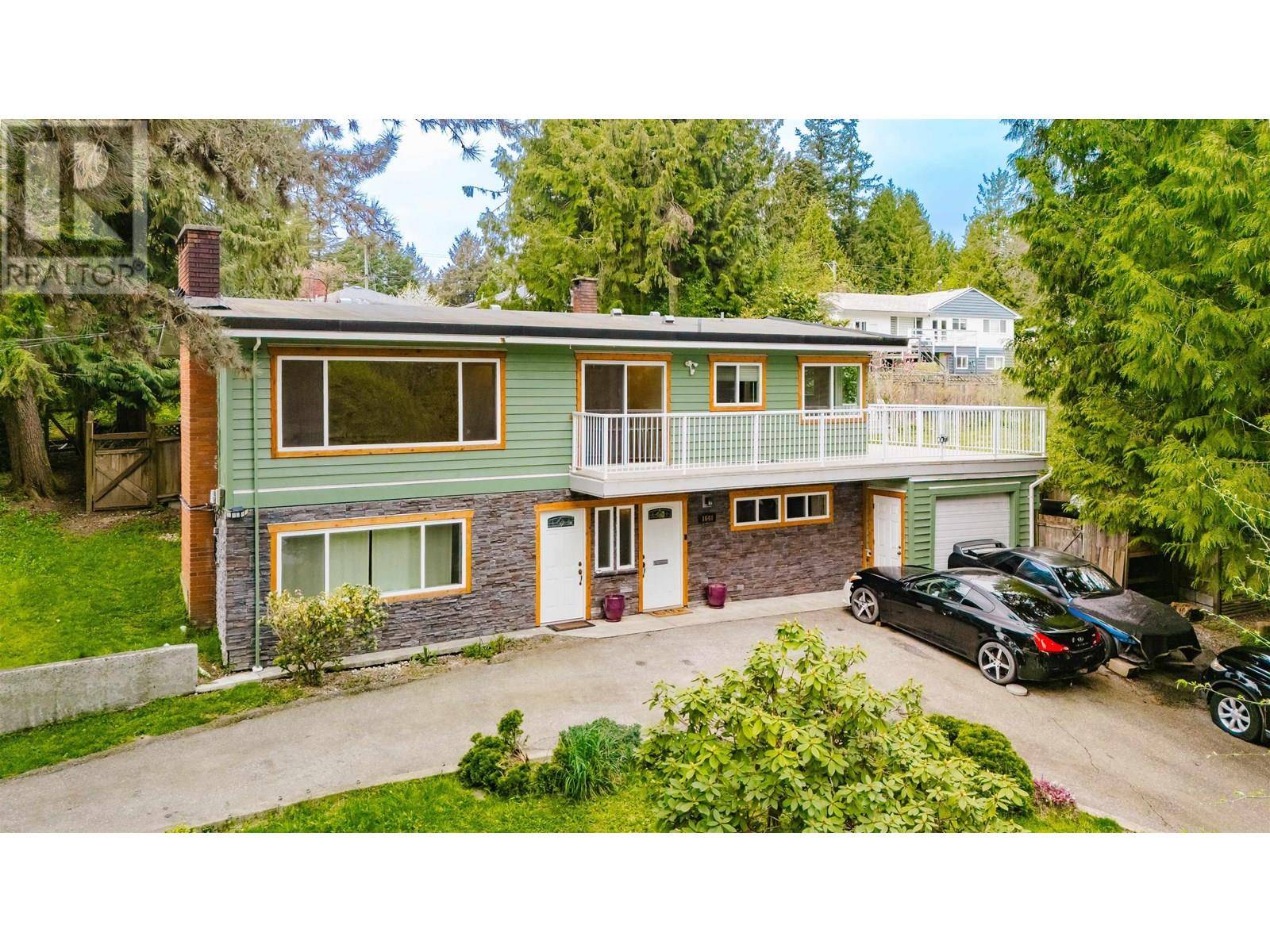 Port Coquitlam, BC V3C2R1,1648 SCARBOROUGH CRESCENT