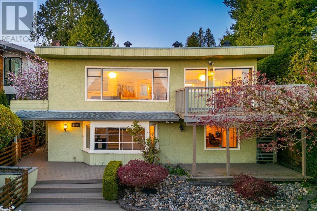 West Vancouver, BC V7S2J5,1125 PALMERSTON AVENUE