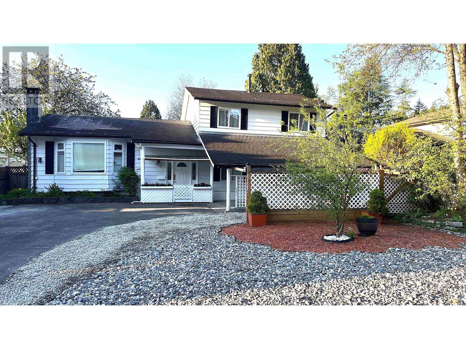 Port Coquitlam, BC V3B4X6,1068 SPRUCE AVENUE