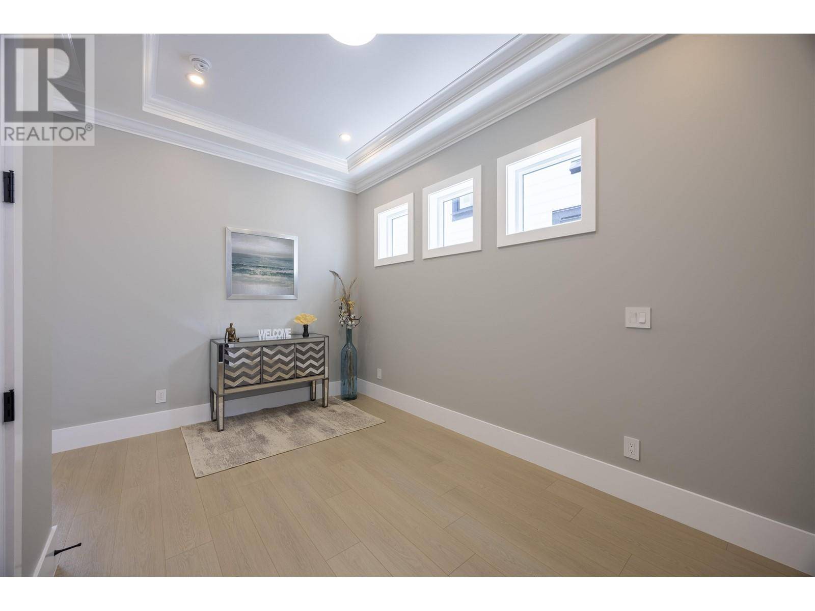 Coquitlam, BC V3E3G8,3336 PRINCETON AVENUE