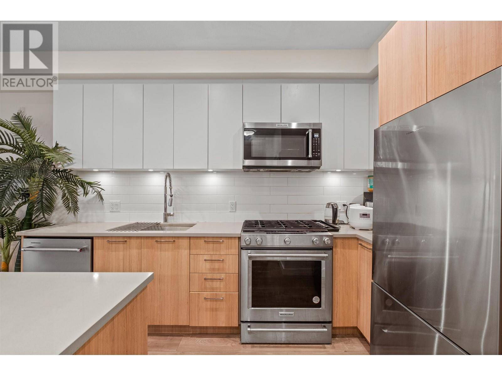 Coquitlam, BC V3J4H5,708 LEA AVE #229
