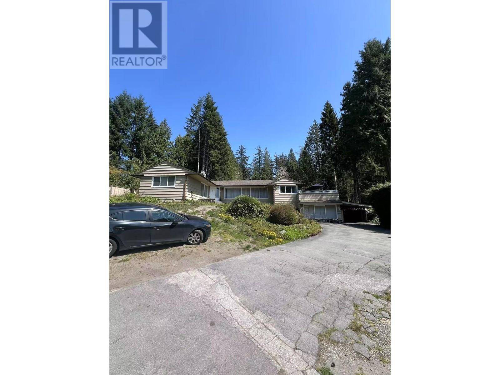 West Vancouver, BC V7S1G8,533 HADDEN DRIVE