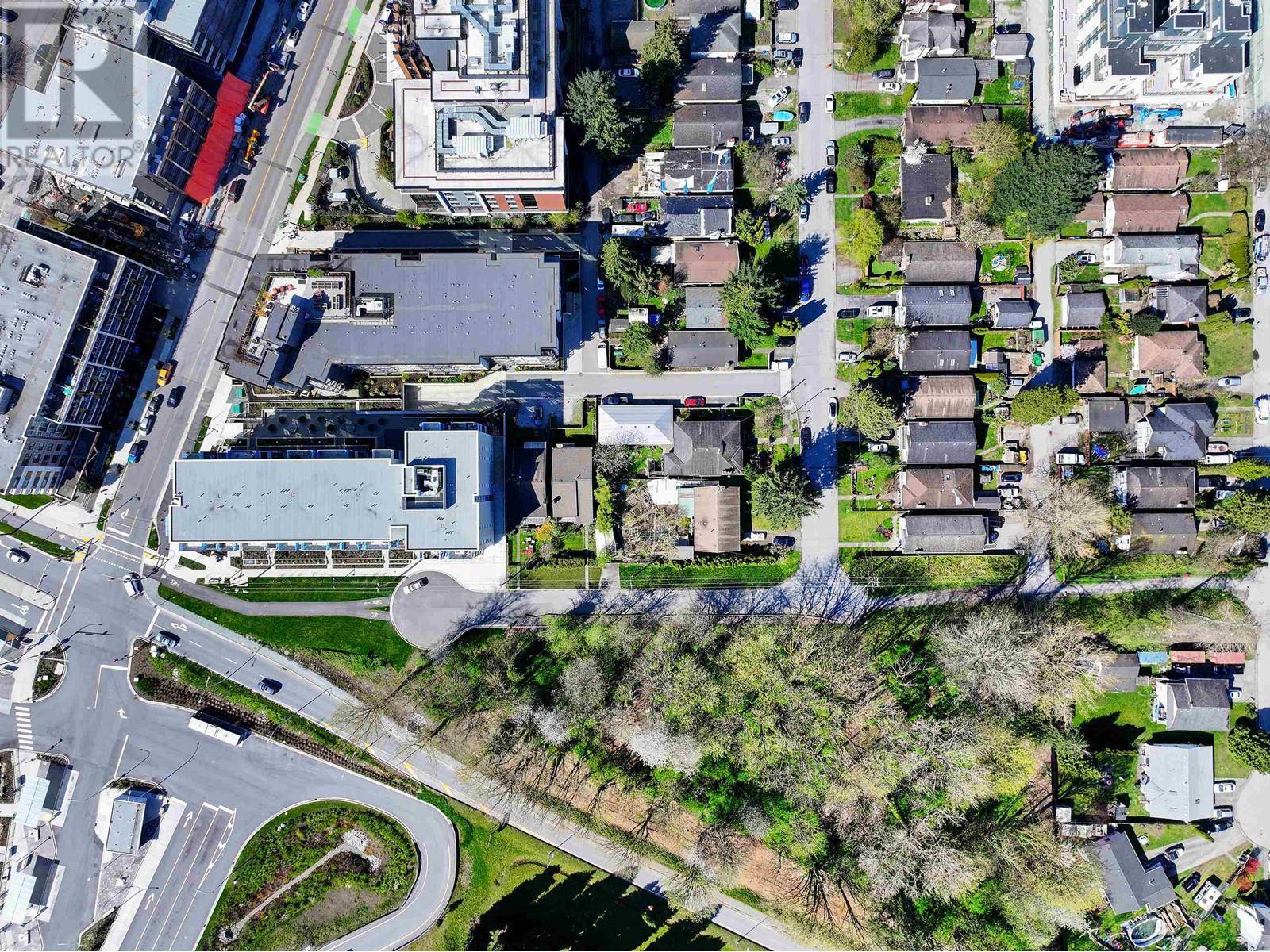 North Vancouver, BC V7J2G2,279 ORWELL STREET