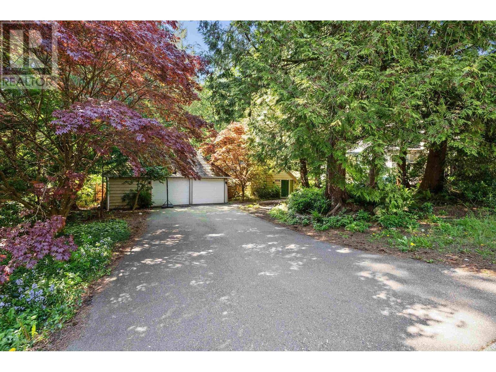 West Vancouver, BC V7W2K3,6912 MARINE DRIVE