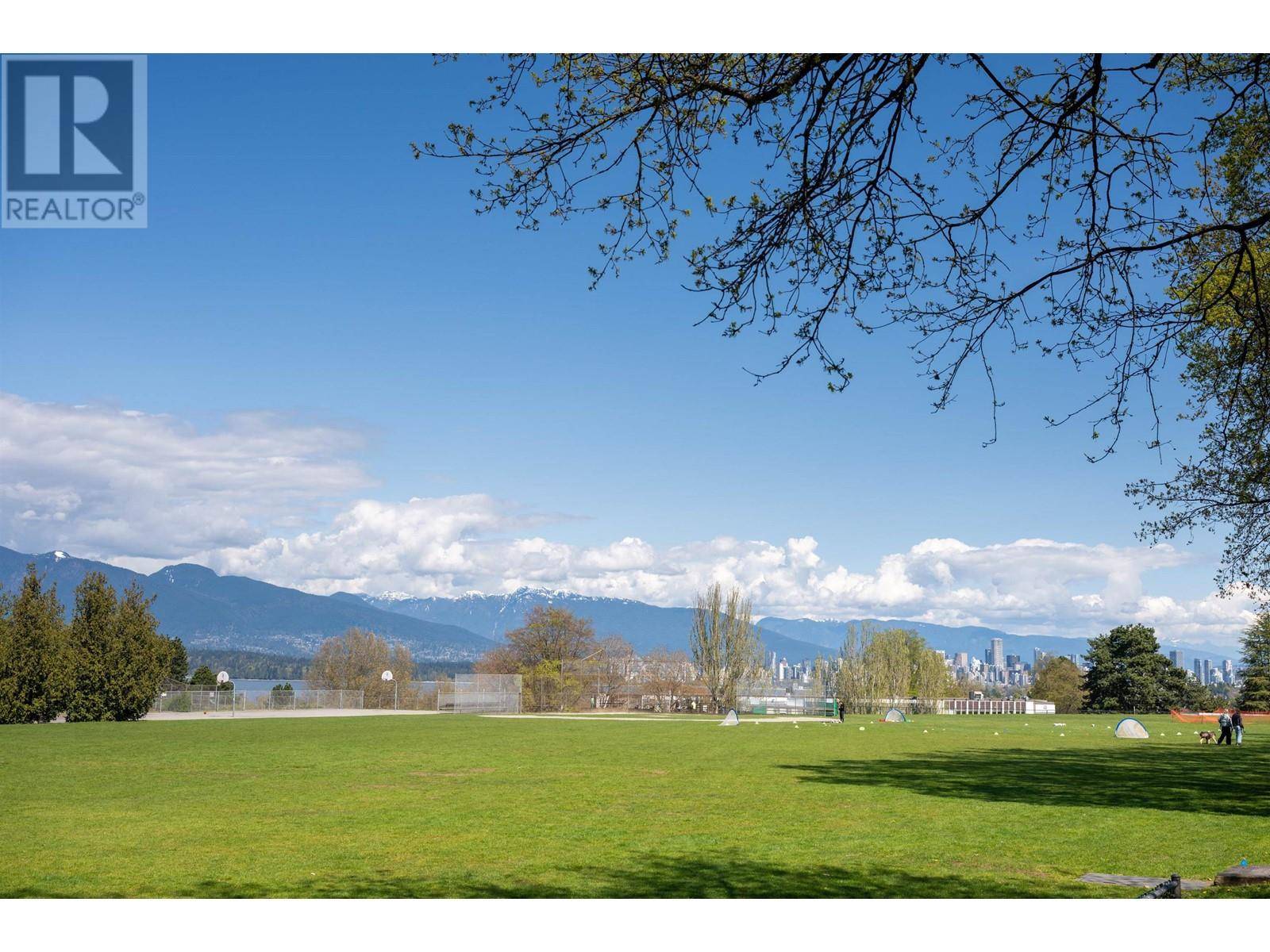 Vancouver, BC V6R2A1,4362 West 8TH AVE #4360