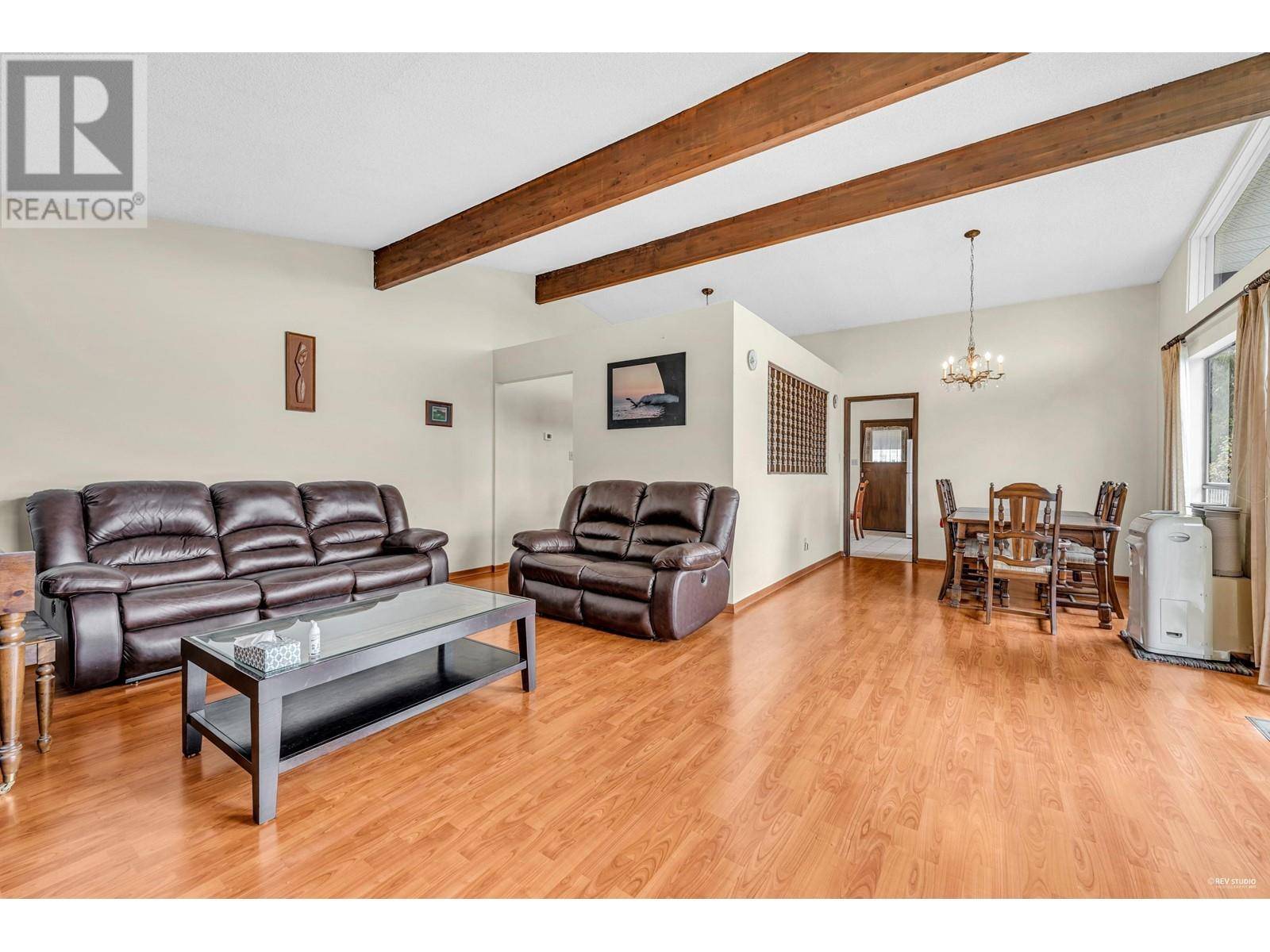 Richmond, BC V7A3C6,10671 ANAHIM DRIVE