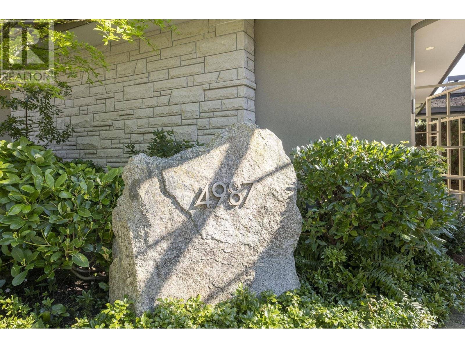 West Vancouver, BC V7W3J9,4987 MEADFEILD WYND