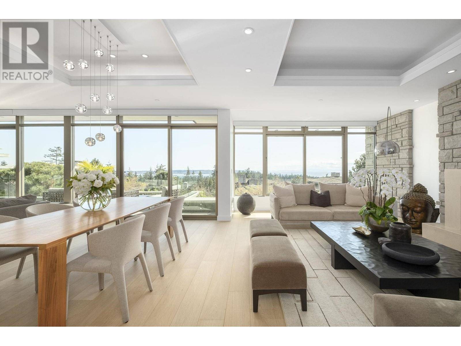 West Vancouver, BC V7W3J9,4987 MEADFEILD WYND
