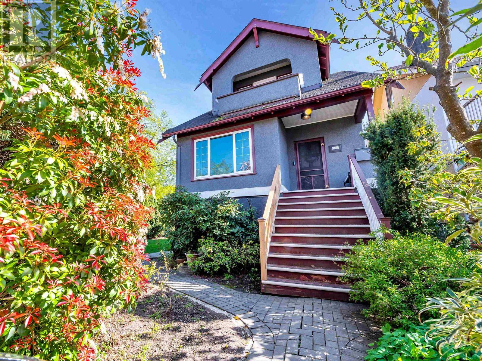 Vancouver, BC V5V1G1,494 E 18TH AVENUE
