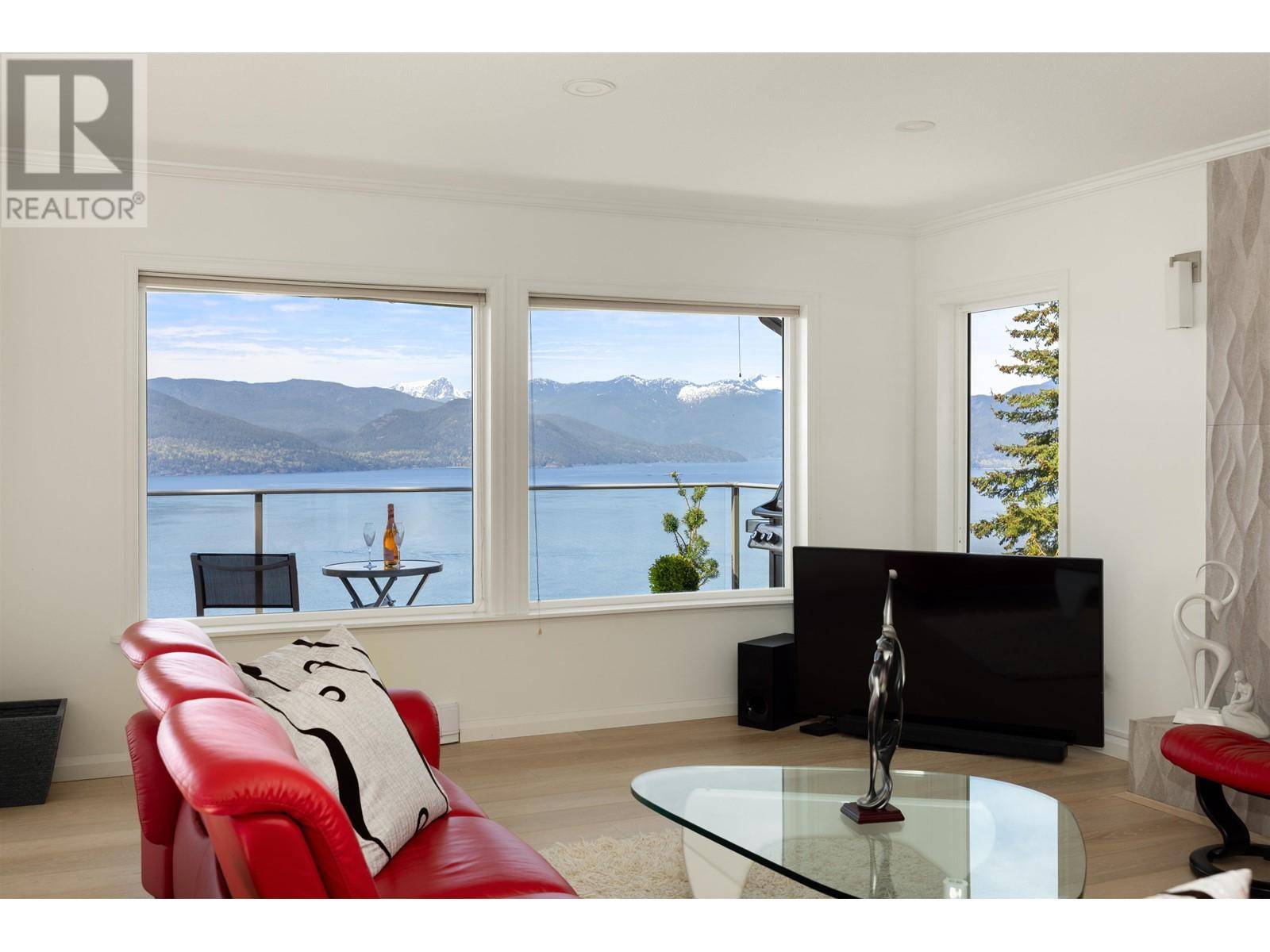 Lions Bay, BC V0N2E0,250 KELVIN GROVE WAY