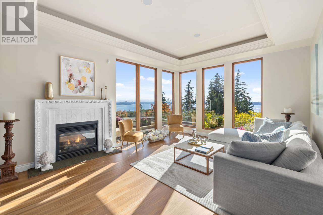 West Vancouver, BC V7W3G8,5401 WEST VISTA COURT