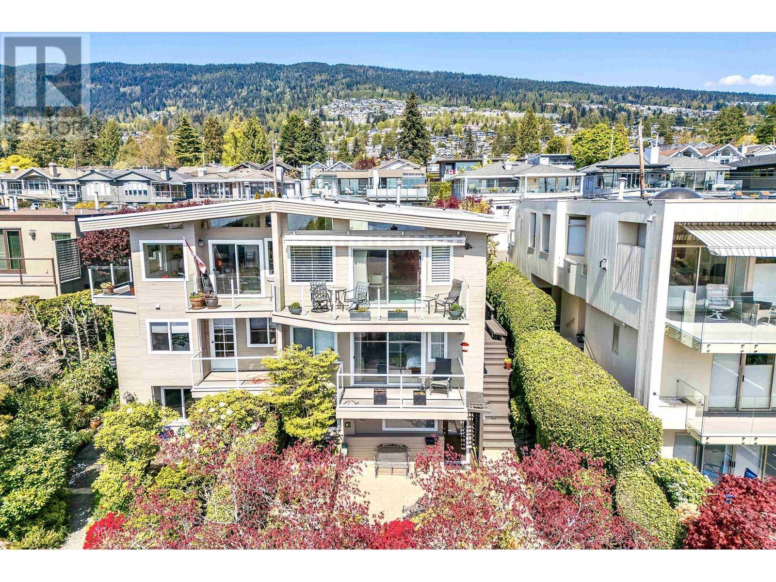 West Vancouver, BC V7V1C9,2343 BELLEVUE AVENUE