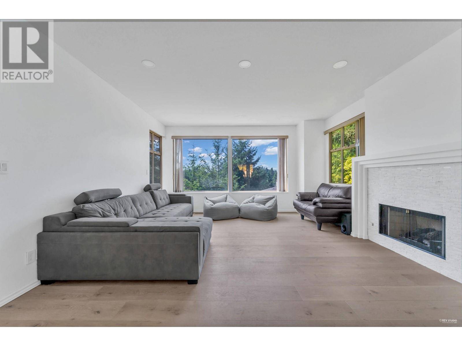 West Vancouver, BC V7S3C5,4809 NORTHWOOD PLACE