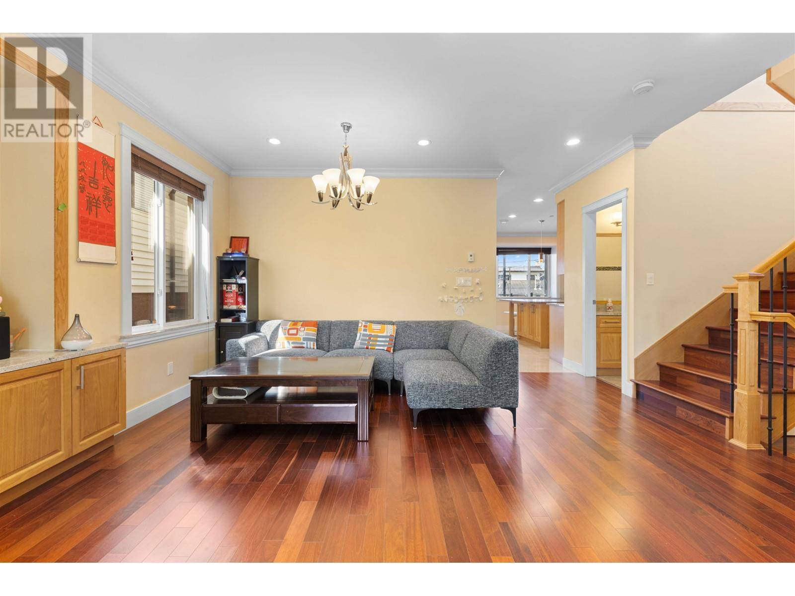 Vancouver, BC V5R1T2,3333 E 28TH AVENUE