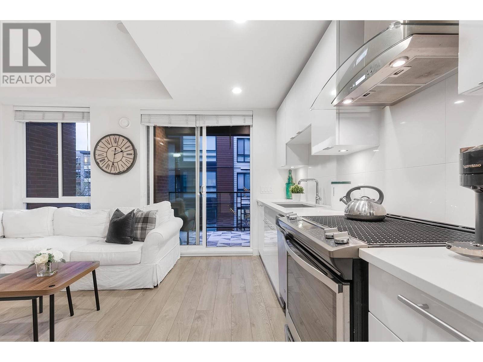 North Vancouver, BC V7M0E4,723 West 3RD ST #318