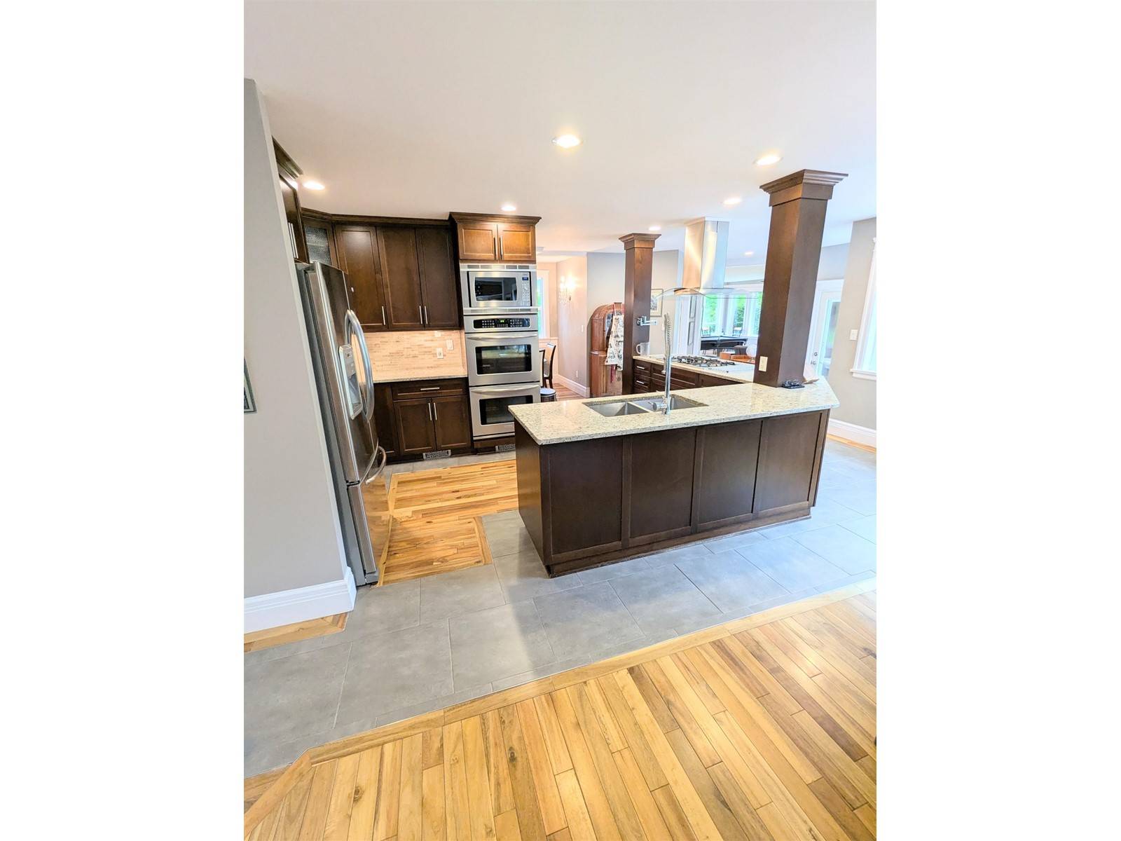 Langley, BC V4W1T5,25072 58 AVENUE