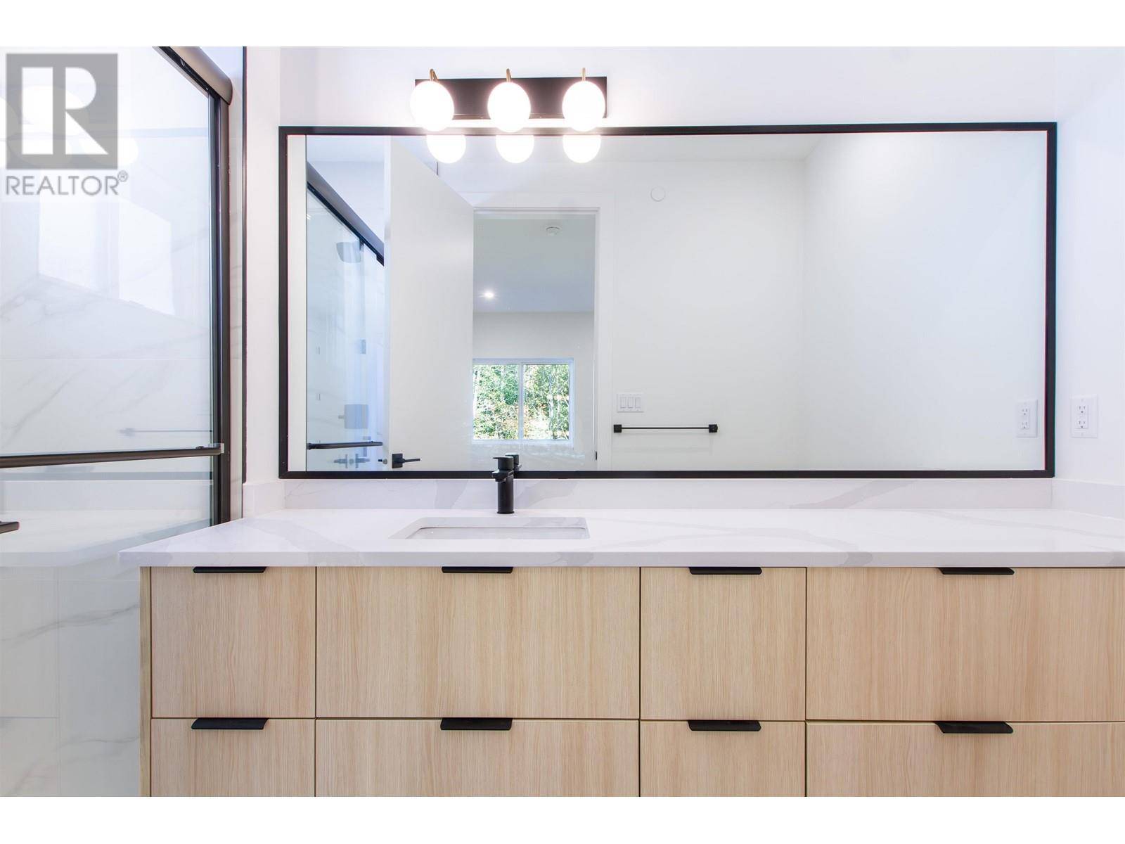 Squamish, BC V8B1A7,1034 RAVEN DRIVE