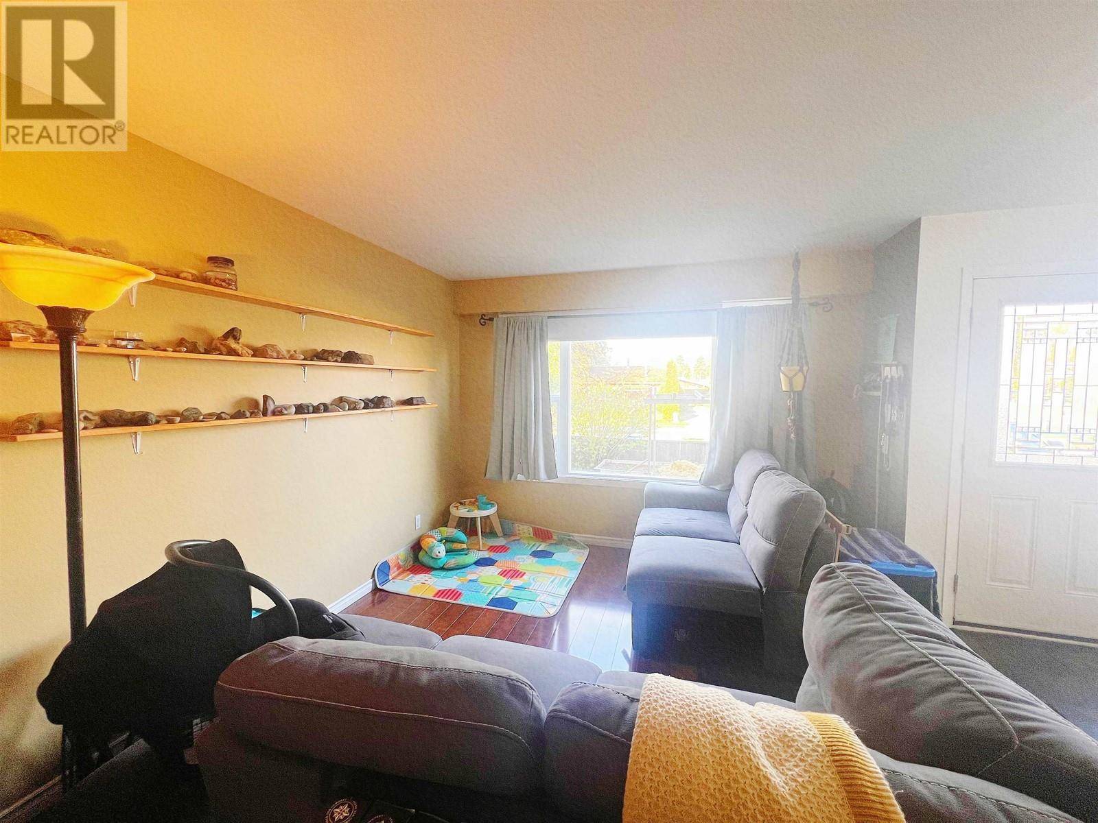 Terrace, BC V8G2T9,3316 SPARKS ST #A