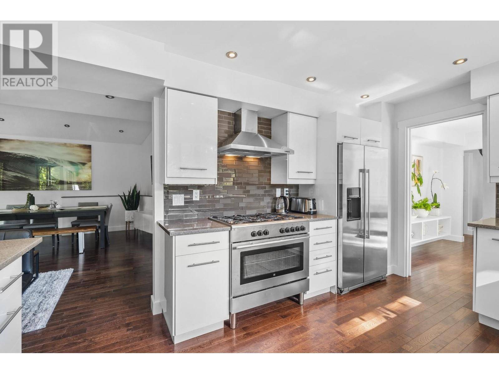 North Vancouver, BC V7H2L4,2086 RIVERGROVE PLACE