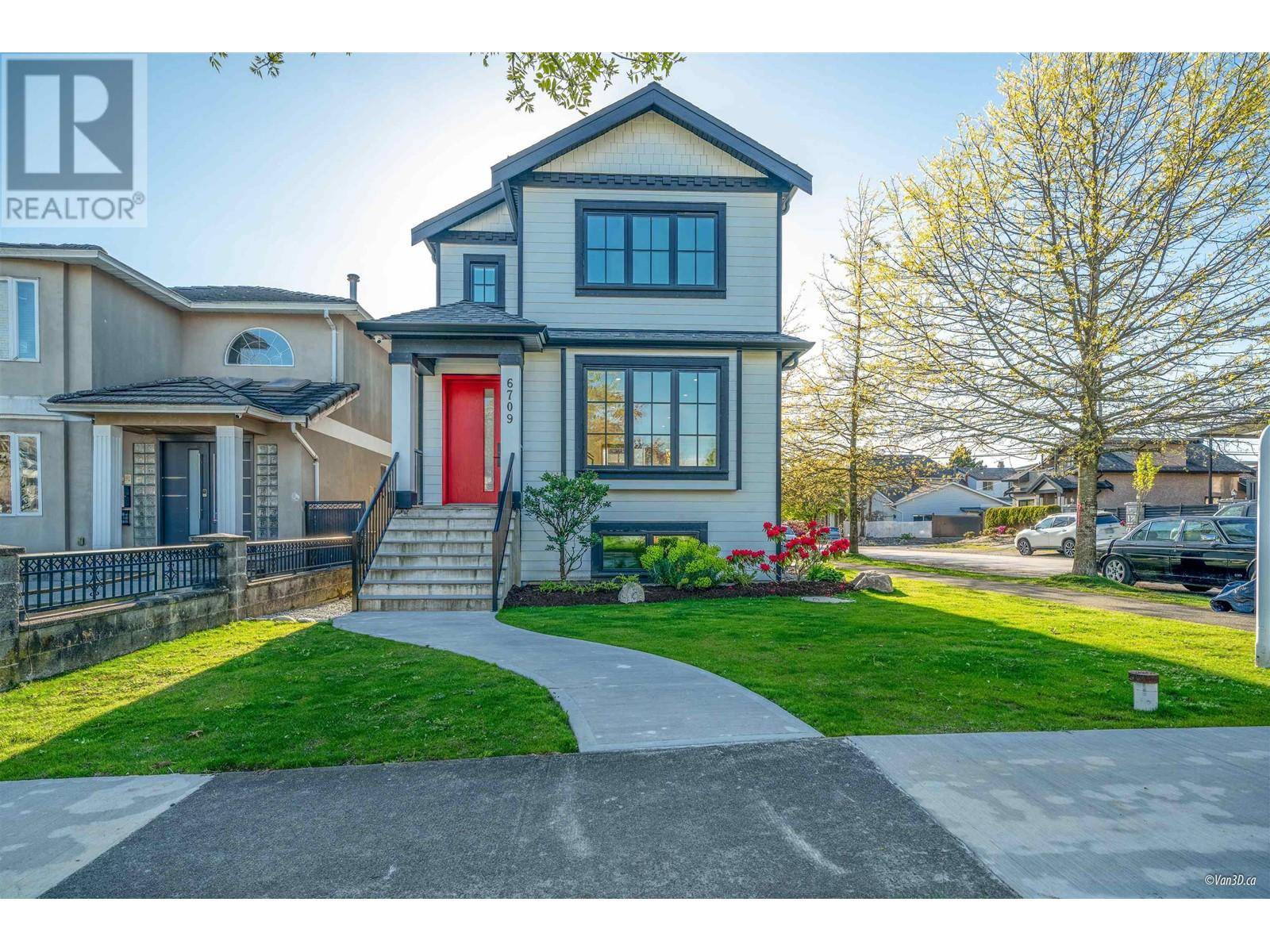 Vancouver, BC V5P3H4,6709 FLEMING STREET