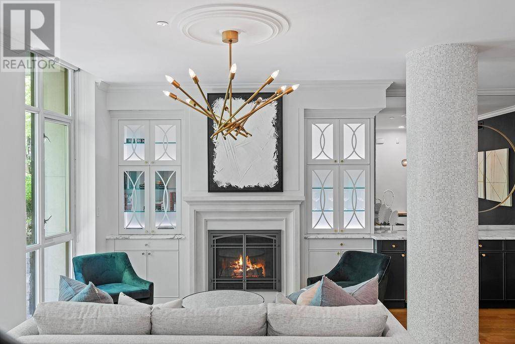 Vancouver, BC V6Z3B9,471 BEACH CRESCENT
