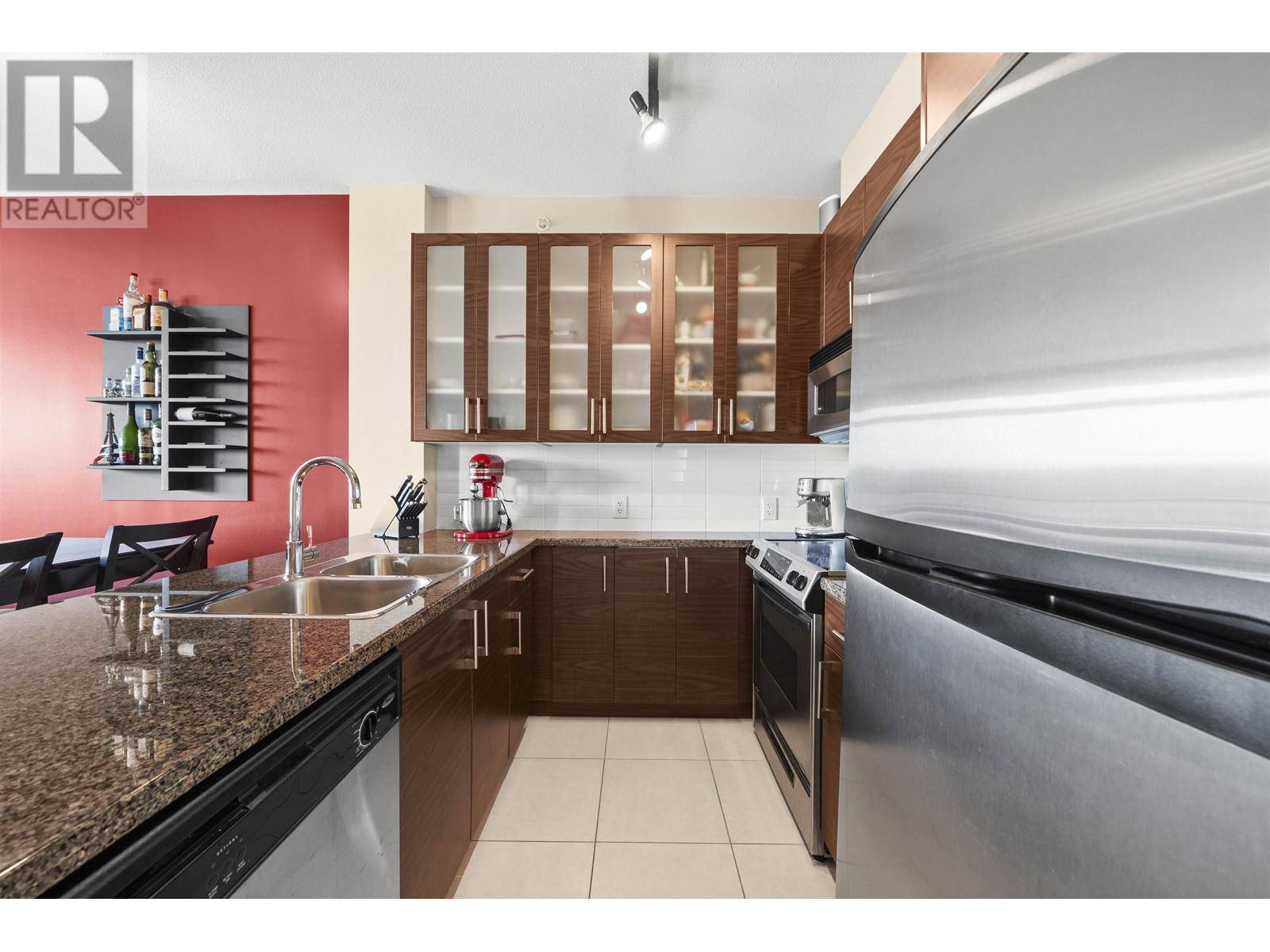 Burnaby, BC V5C0B4,2345 MADISON AVE #1402