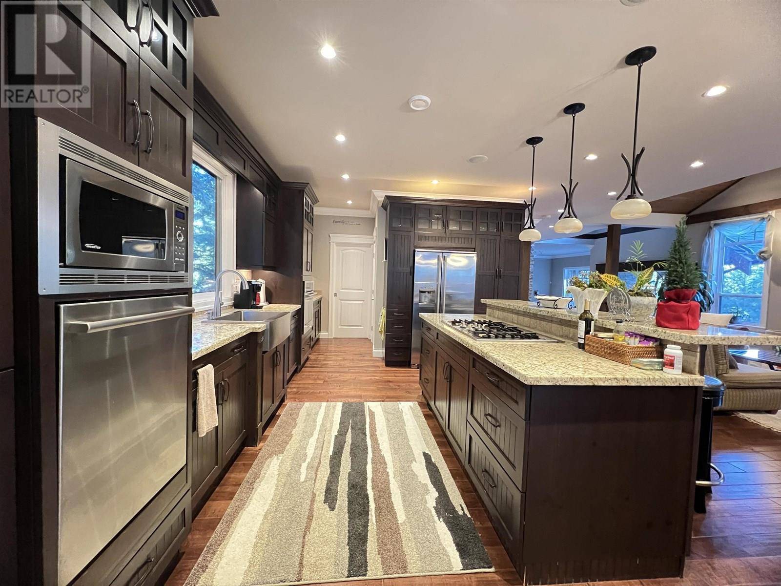 Anmore, BC V3H4W9,2871 FERN DRIVE