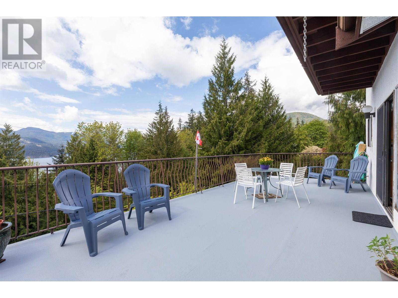 Sechelt, BC V7Z0E1,5821 DEERHORN DRIVE