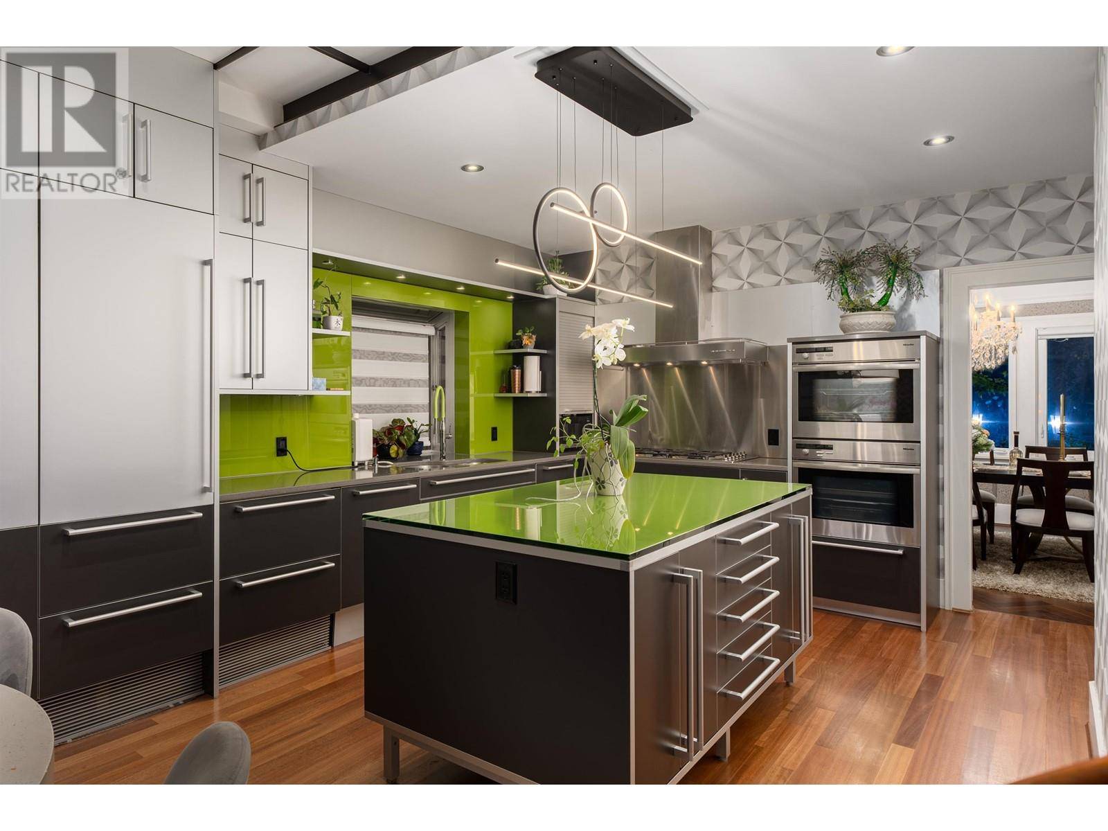 Vancouver, BC V6J2X3,1591 NANTON AVENUE
