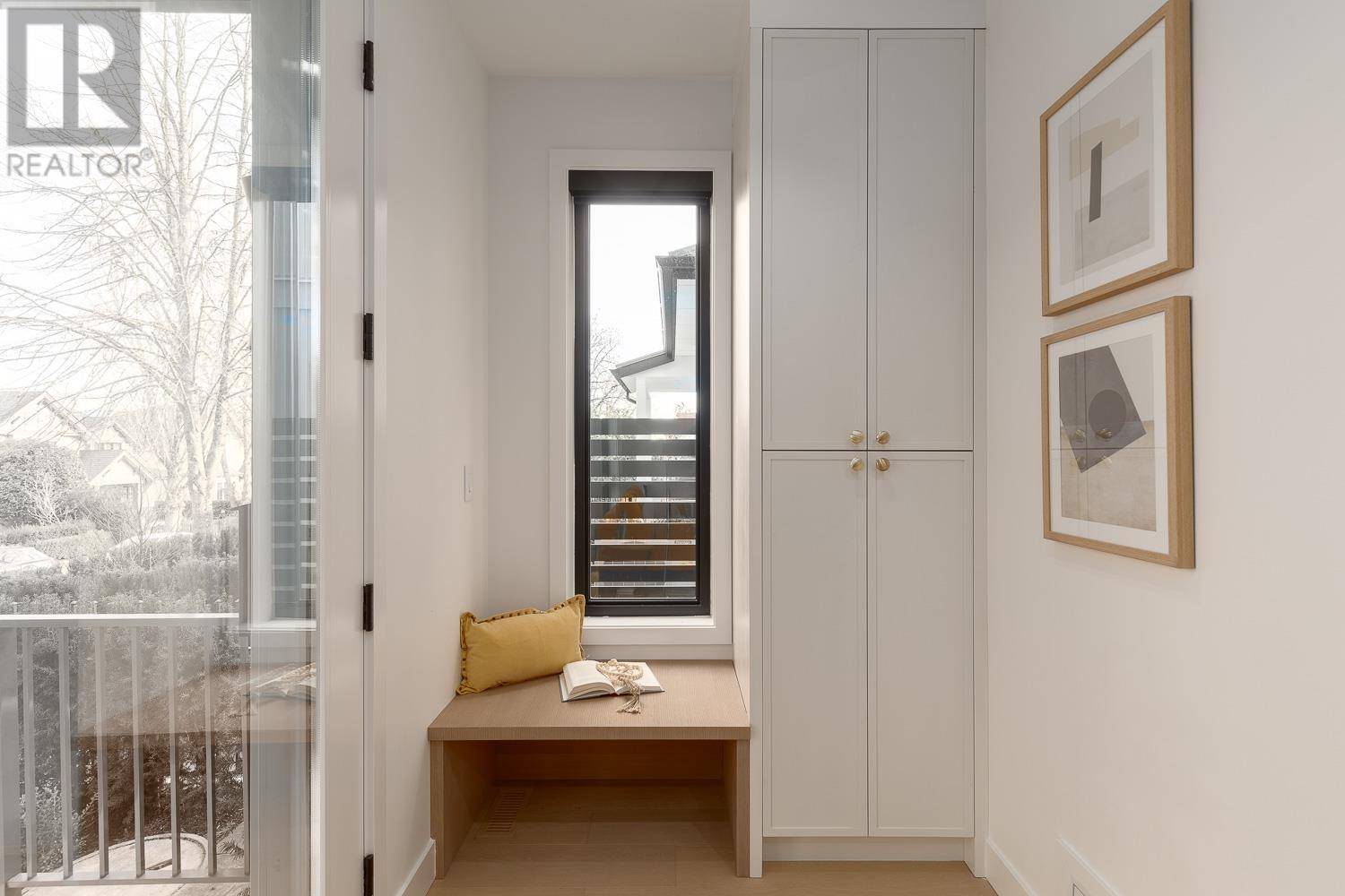 Vancouver, BC V6R2S8,3858 West 13TH AVE #1