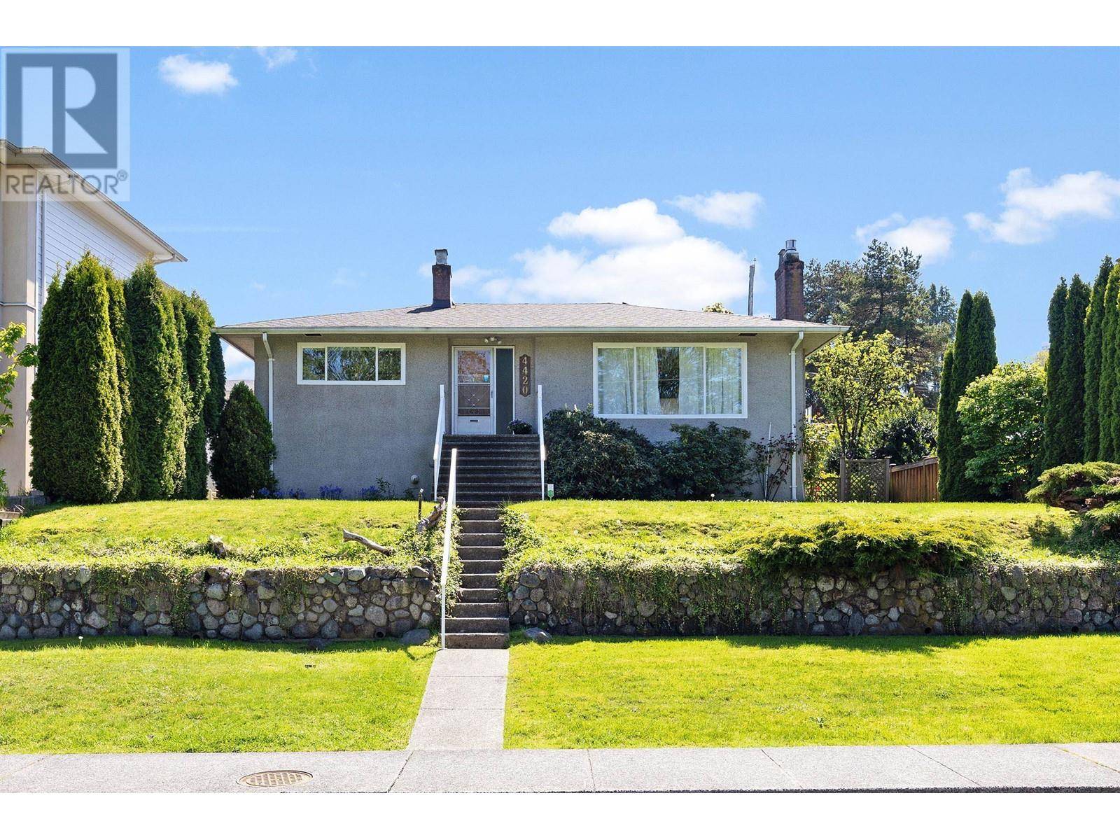 Burnaby, BC V5G2M4,4420 WILDWOOD CRESCENT