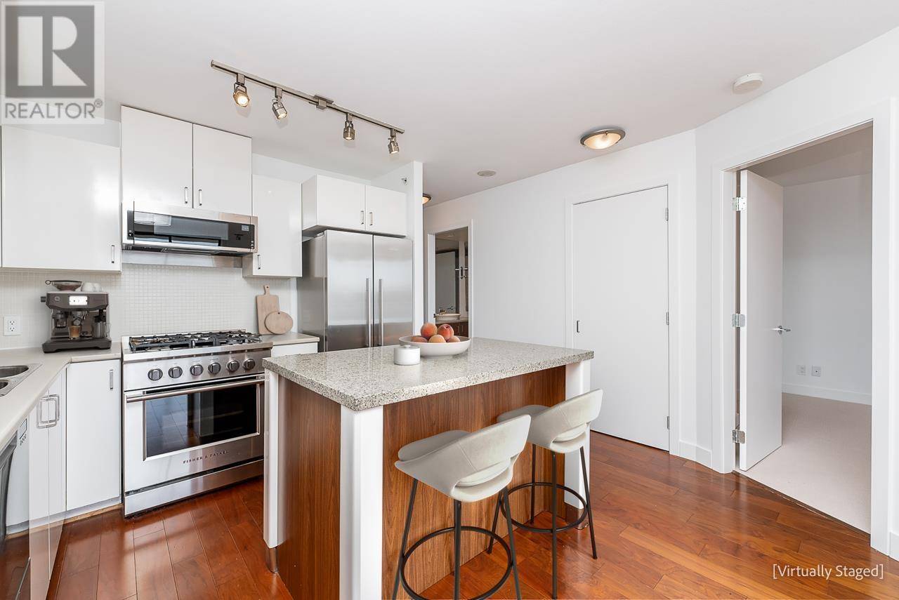 North Vancouver, BC V7M3N9,175 West 1ST ST #1211