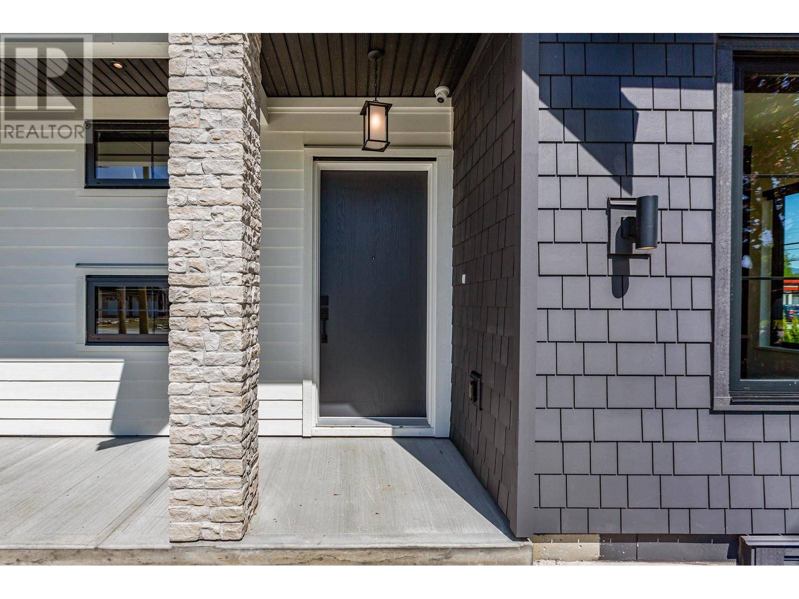 Pitt Meadows, BC V3Y1J6,19389 120 AVENUE