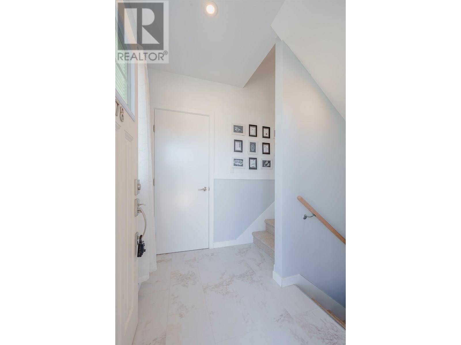 Sechelt, BC V7Z0S2,5978 BEACHGATE LANE