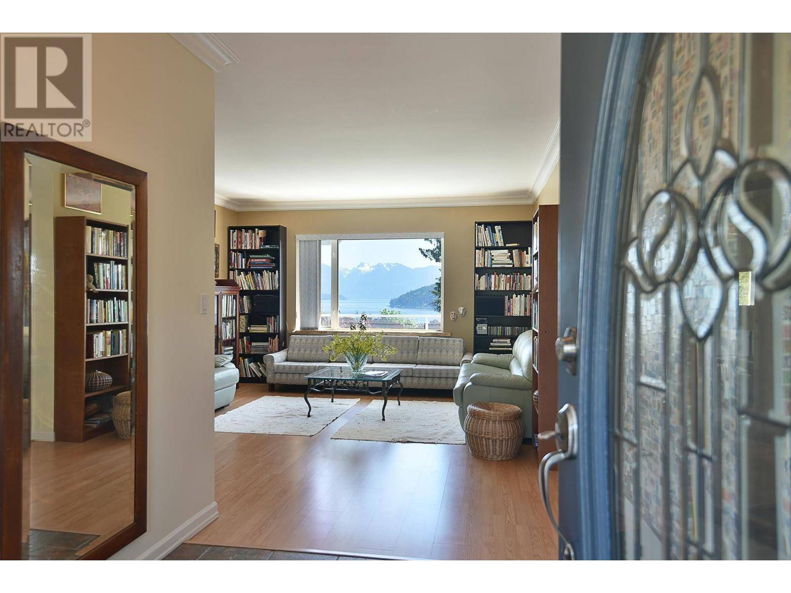 Gibsons, BC V0N1V9,590-592 N FLETCHER ROAD