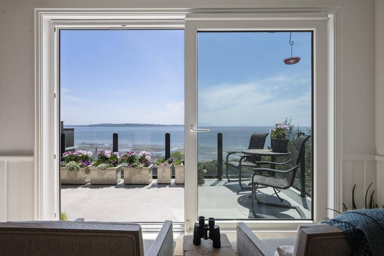 White Rock, BC V4B2V9,14553 SUNSET DRIVE