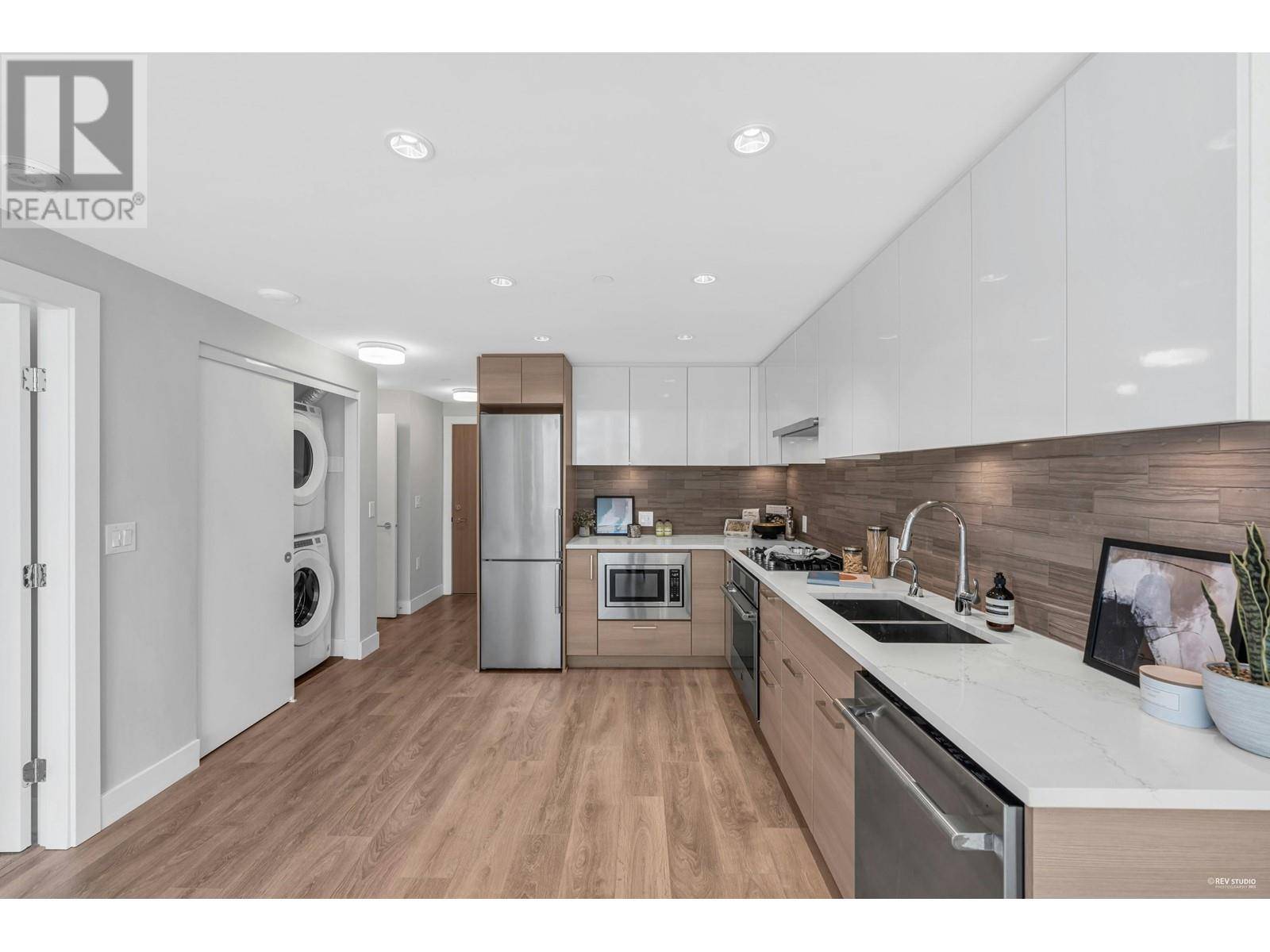 Vancouver, BC V5S0H3,3451 SAWMILL CRES #516