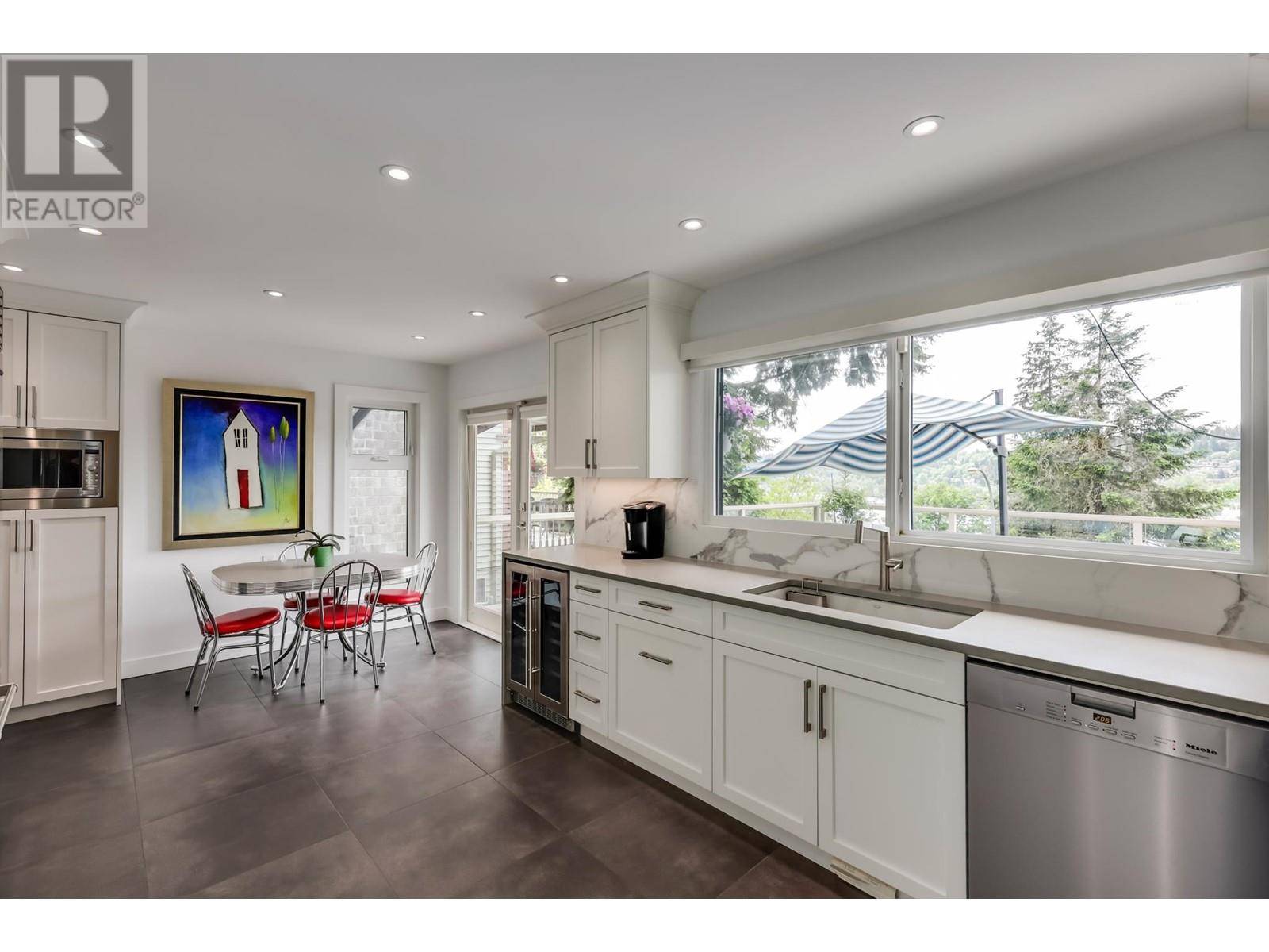 Port Moody, BC V3H3R4,31 AXFORD BAY