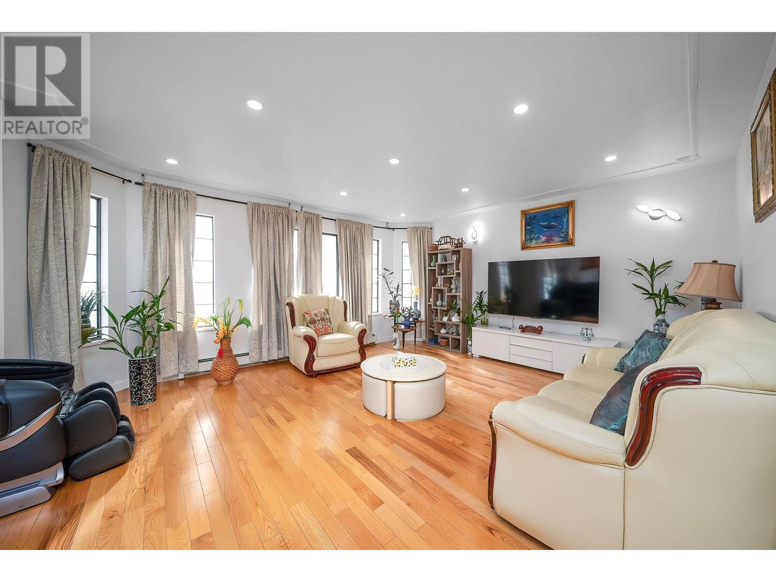Vancouver, BC V5K2J2,3609 TURNER STREET