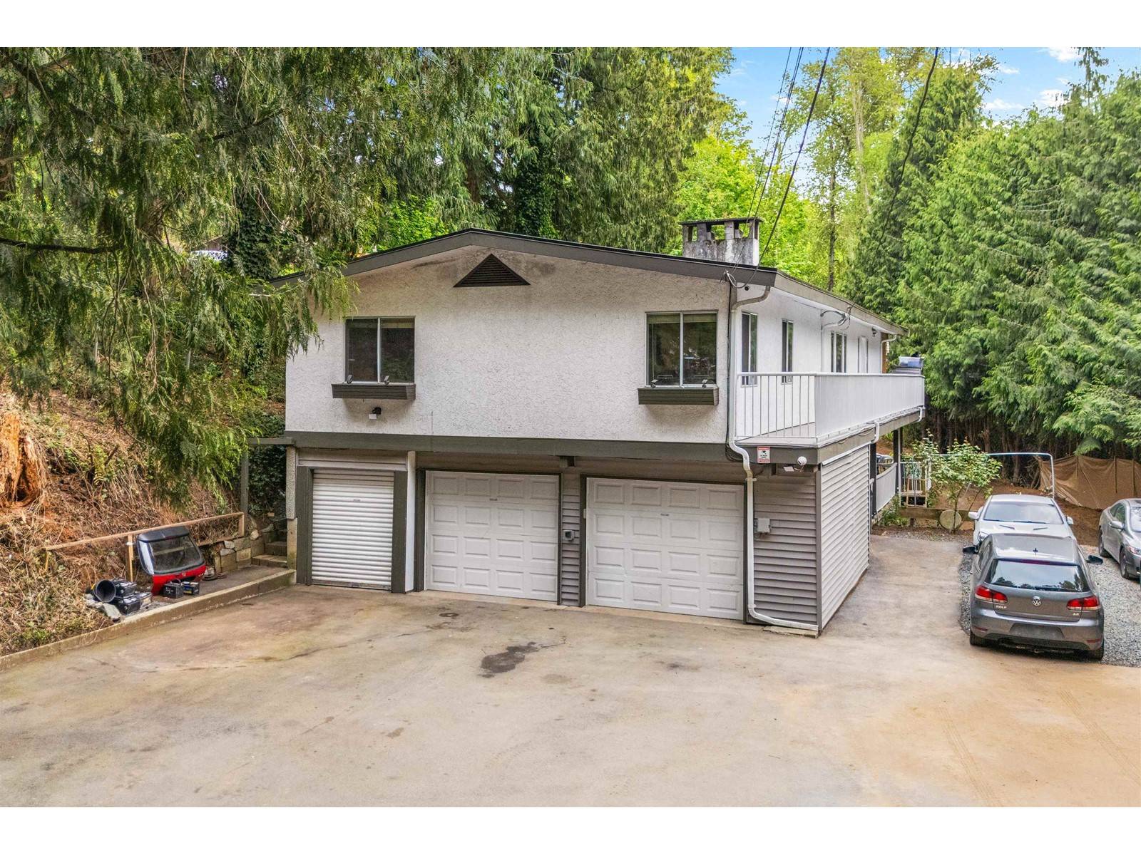 Surrey, BC V3Z1A7,18676 32 AVENUE